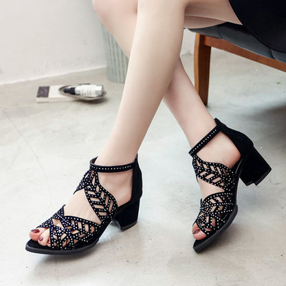 Damen Elegante Sandalen mit glamourösem Strassdetail und modischem Riemendesign Stalluxe