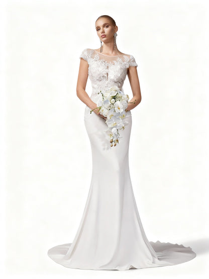 Stalluxe | Zartes Weißes Brautkleid mit Spitze und Rundhalsausschnitt