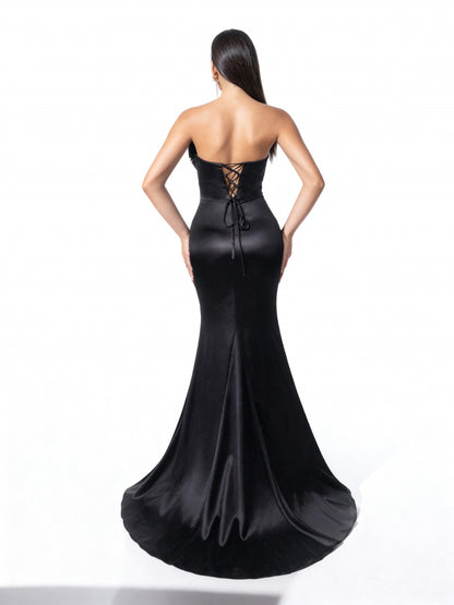 Stalluxe | Elegantes schwarzes Satin-Abendkleid mit 3D-Blumen und Schlitz