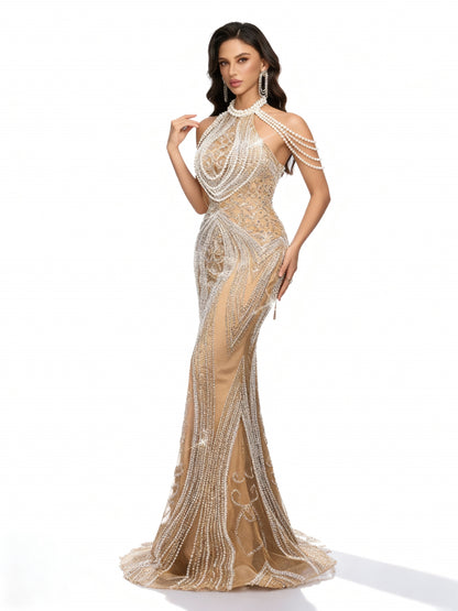 Stalluxe | Champagnerfarbenes Kleid mit Neckholder und Rückenausschnitt im Meerjungfrauenstil