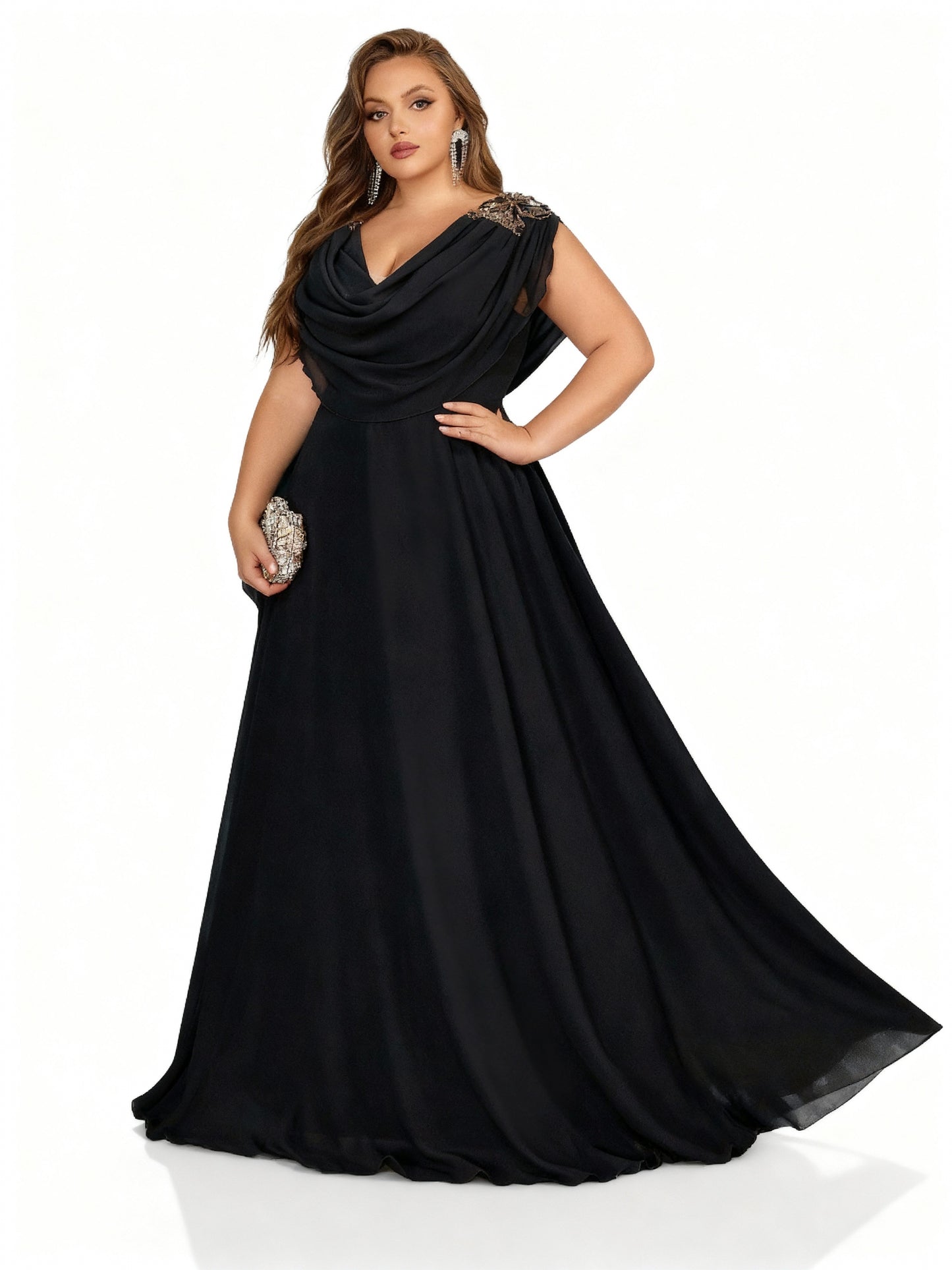 Stalluxe | Sommerliches Brautjungfernkleid in Übergröße mit Applikationen und tiefem V-Ausschnitt Schwarz