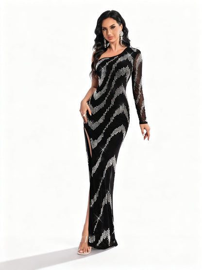 Stalluxe | Schwarzes Strasskleid mit Asymmetrischem Ausschnitt