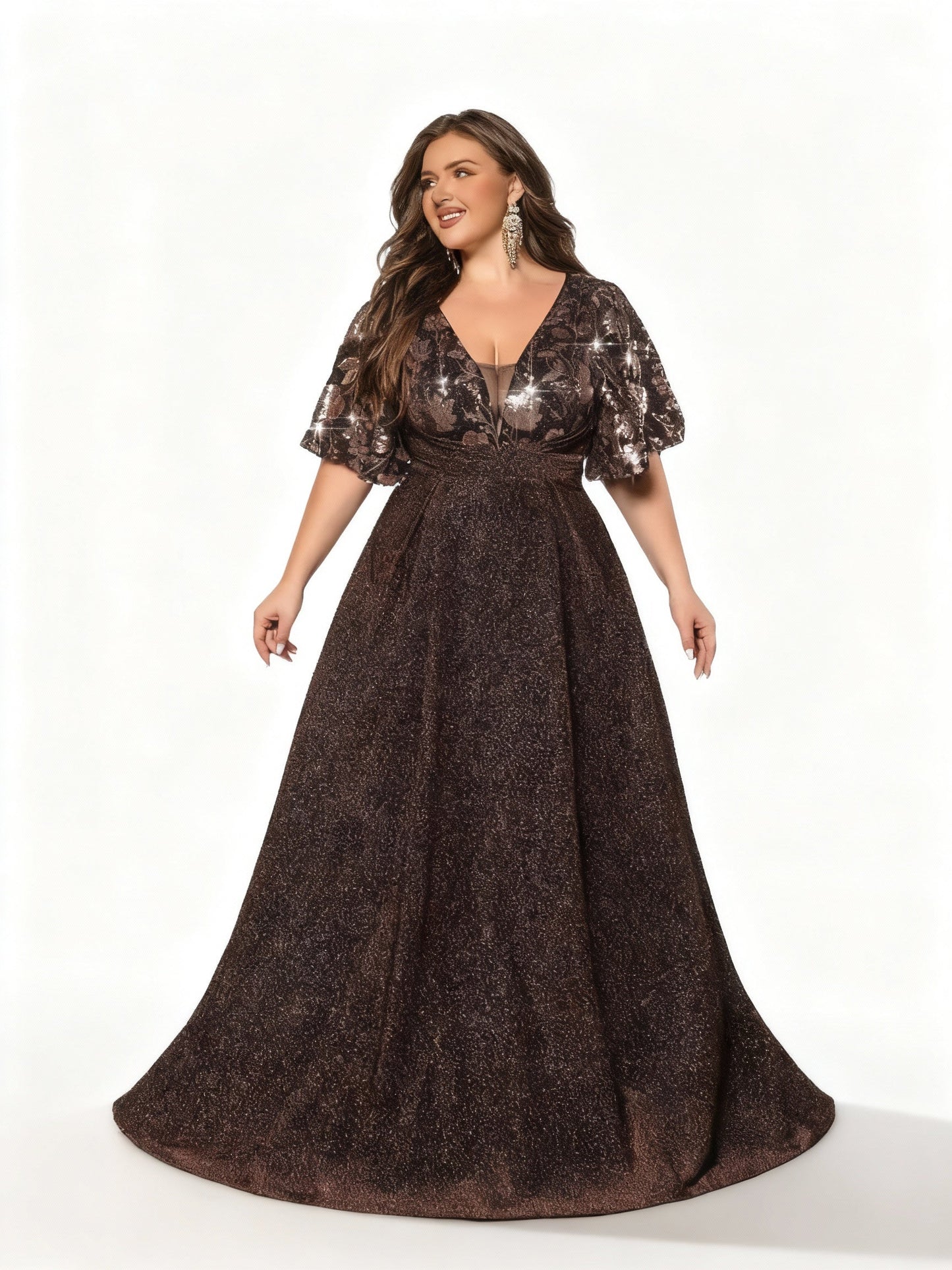 Stalluxe | Champagnerfarbenes Langes Kleid mit Blumen-Pailletten in Großen Größen 5XL