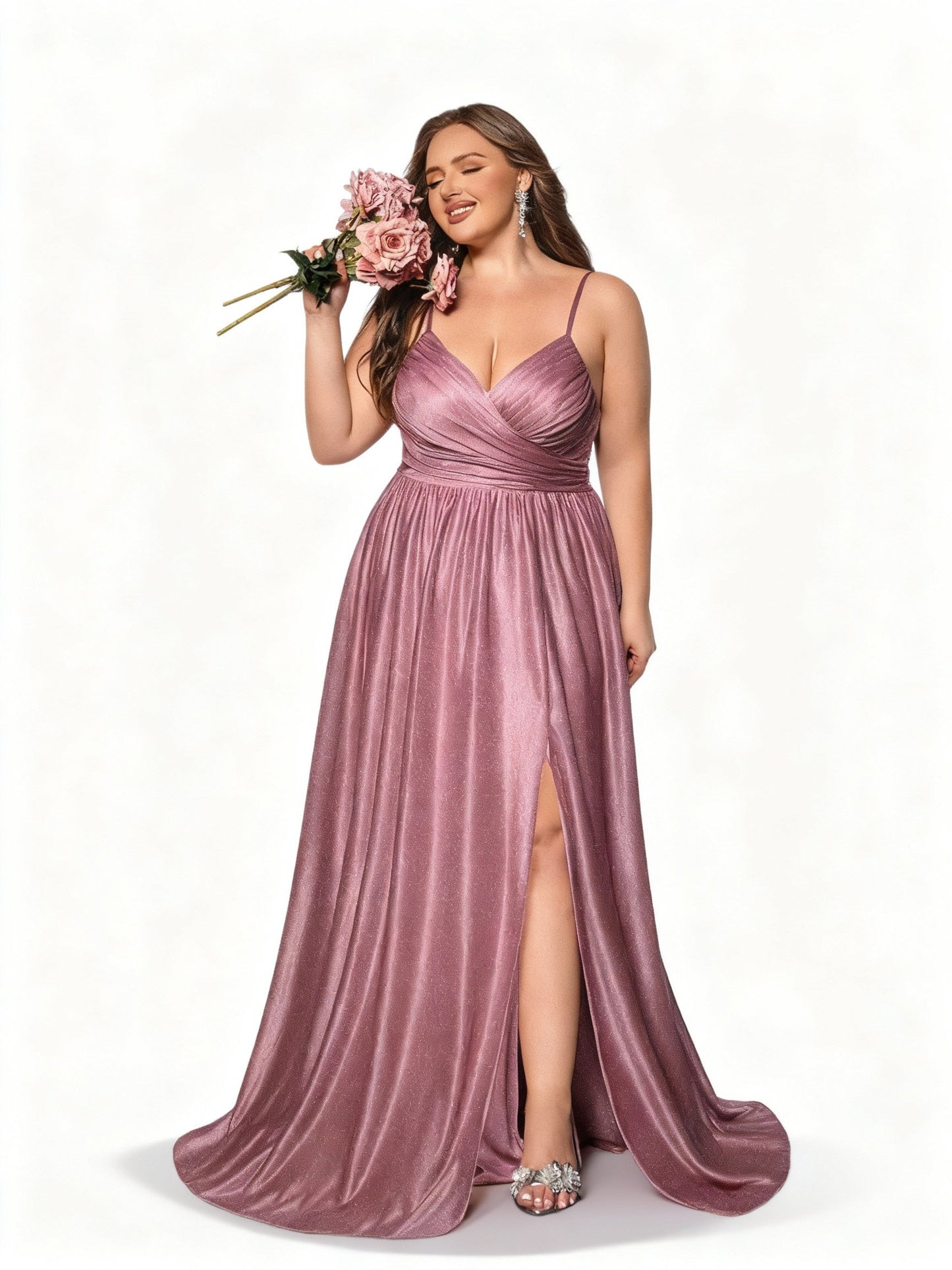 Stalluxe | Kleid in Übergröße in Rosa mit Schlitz für Brautjungfern