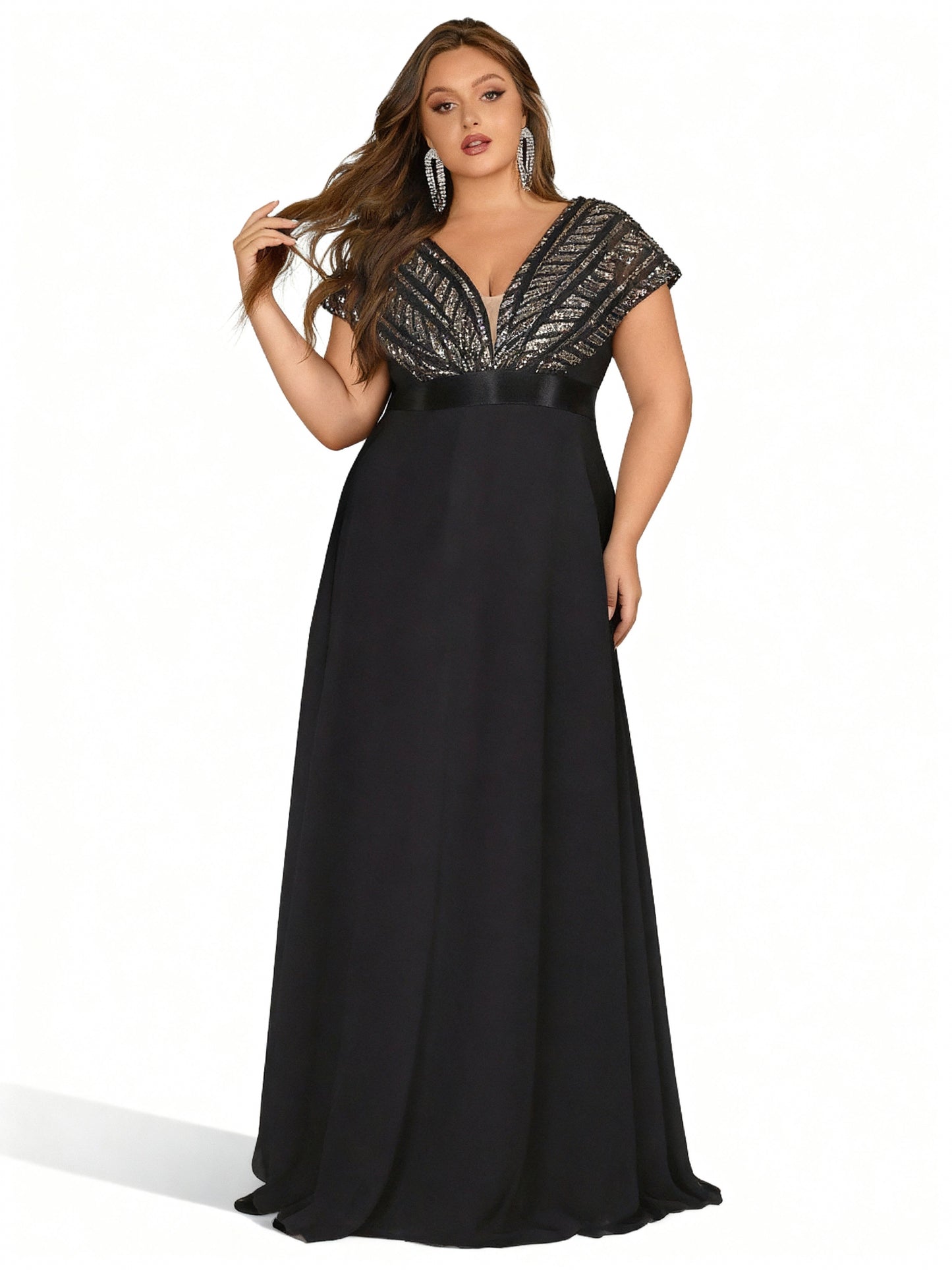 Stalluxe | Abendkleid mit kurzen Ärmeln, V-Ausschnitt und Paillettenbesatz