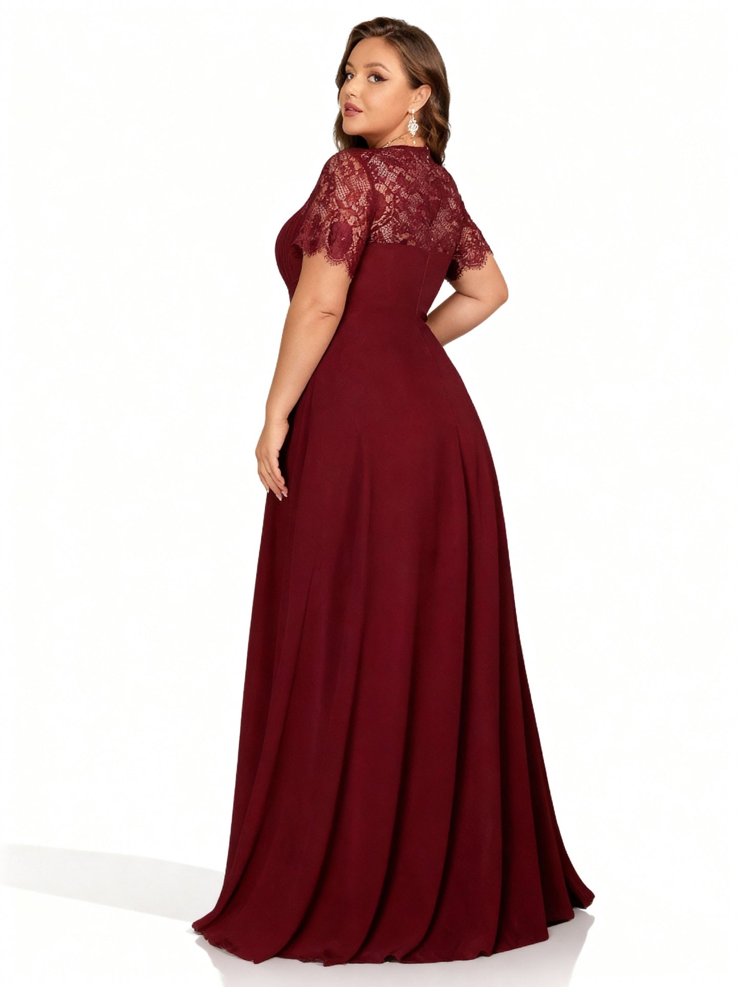 Stalluxe | Chiffonkleid mit Spitzenbesatz in Großen Größen