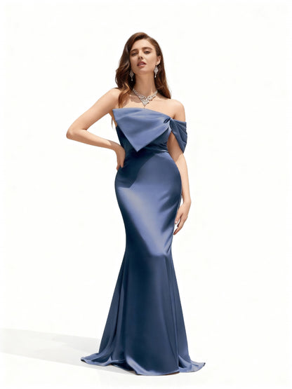 Stalluxe | Nebelblaues Kleid mit Schleife und Schulterfreiem Schnitt