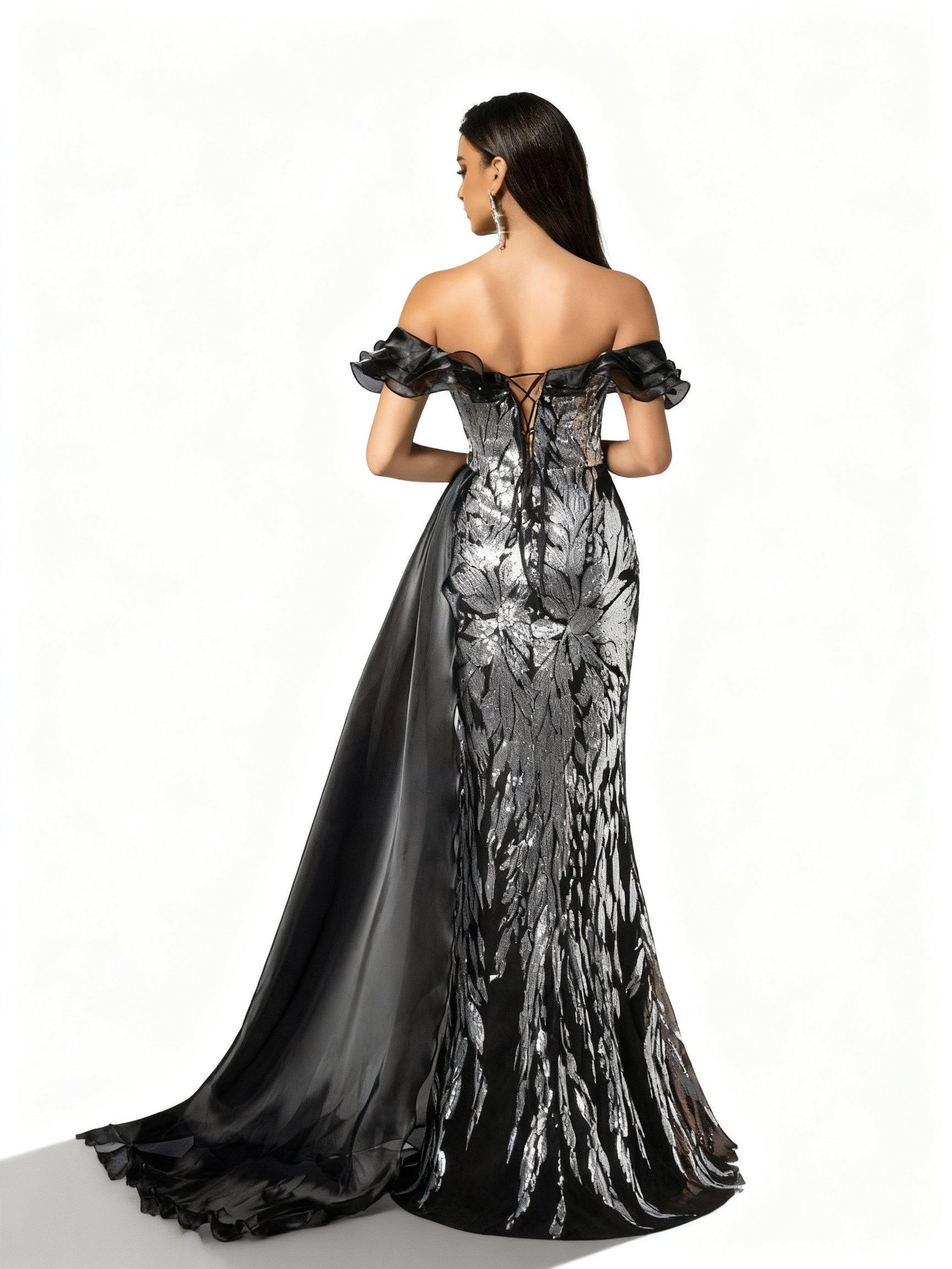 Stalluxe | Charmantes trägerloses Spitzenkleid mit Pailletten