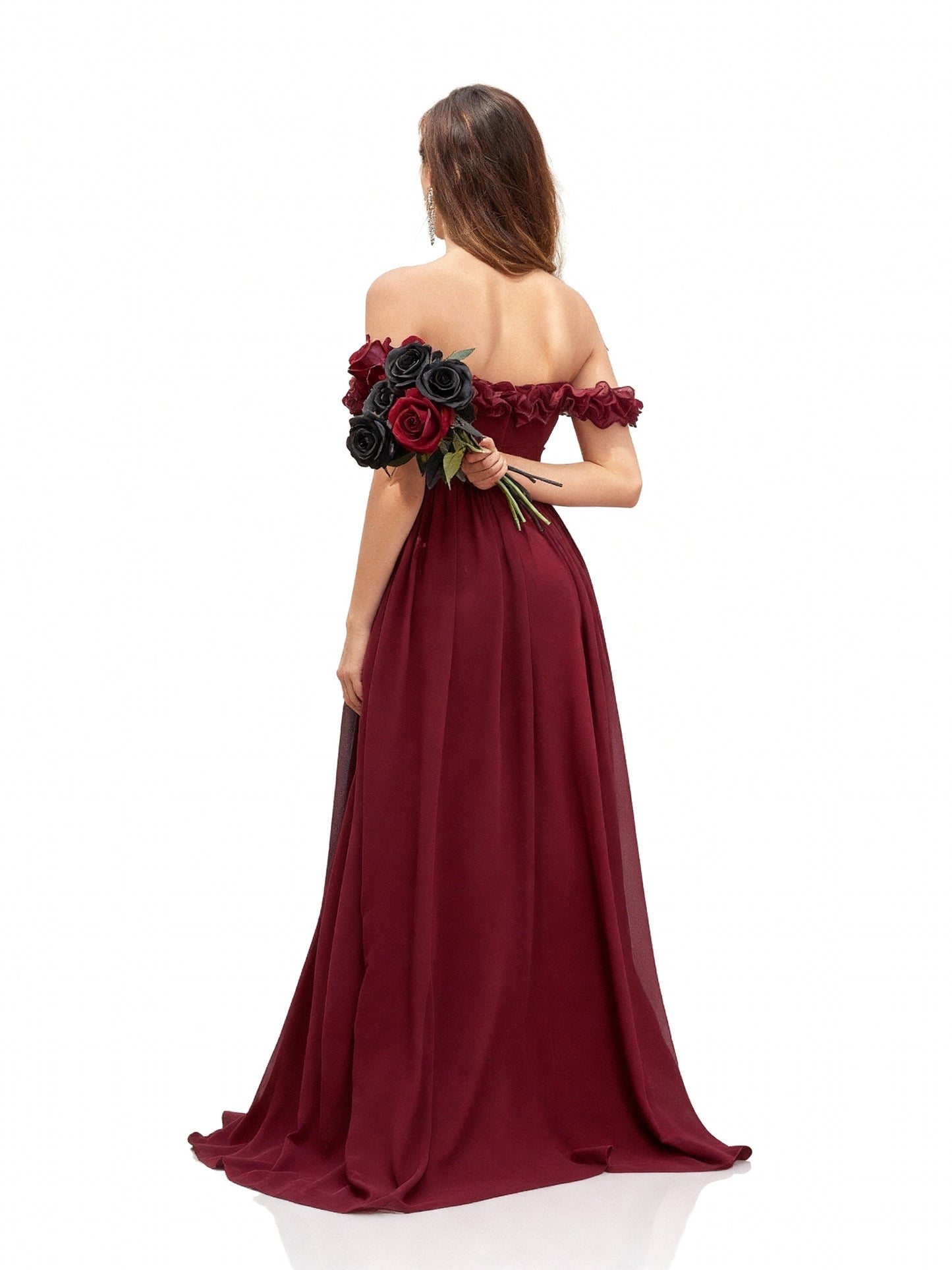 Stalluxe | Abendkleid mit Blumenverzierung und Schlitz