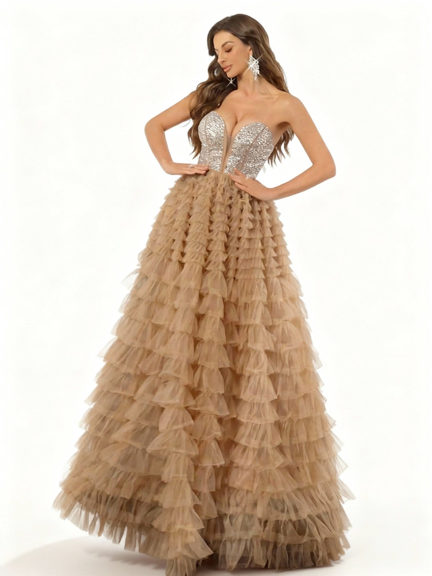 Stalluxe | Champagnerfarbenes Strasskleid mit Rüschen-Saum