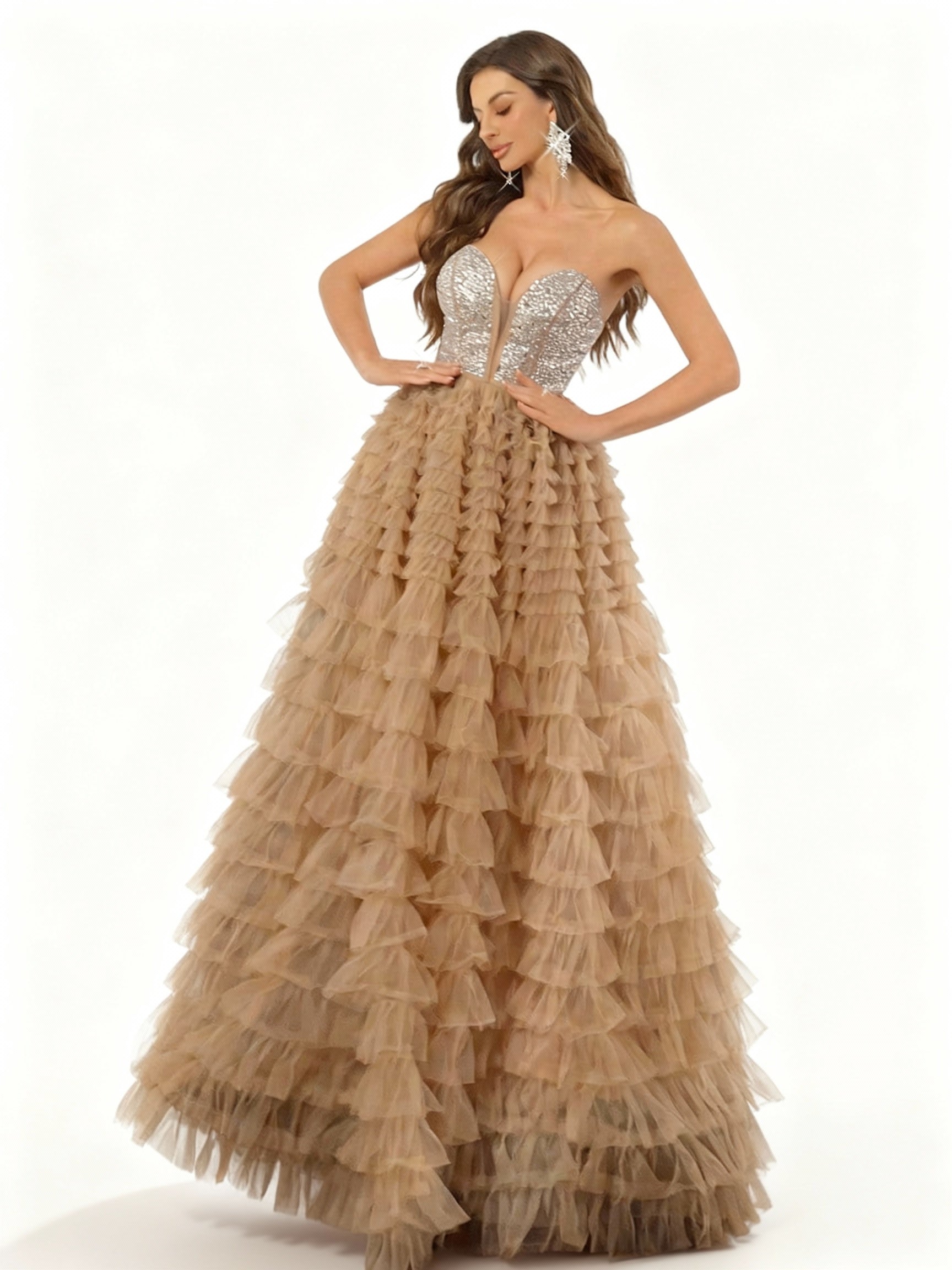 Stalluxe | Champagnerfarbenes Strasskleid mit Rüschen-Saum