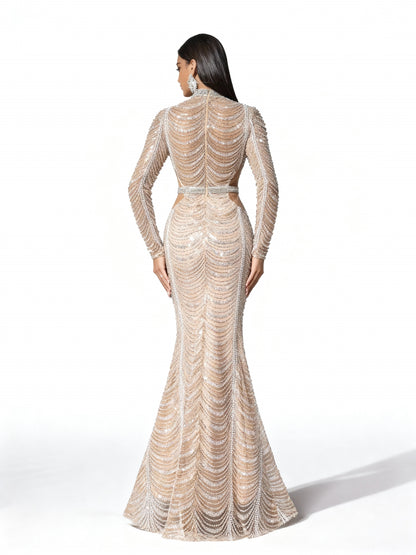 Stalluxe | Champagnerfarbenes Perlenkleid mit Stehkragen und Langen Ärmeln