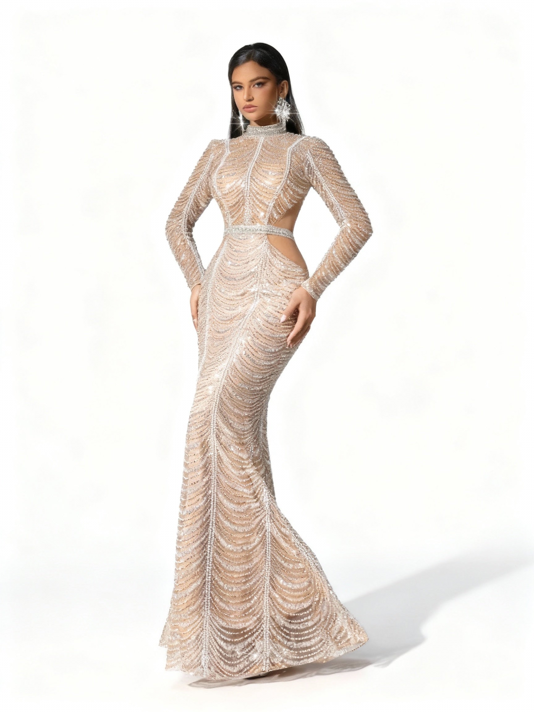 Stalluxe | Champagnerfarbenes Abendkleid mit Perlen und Pailletten, Langarm