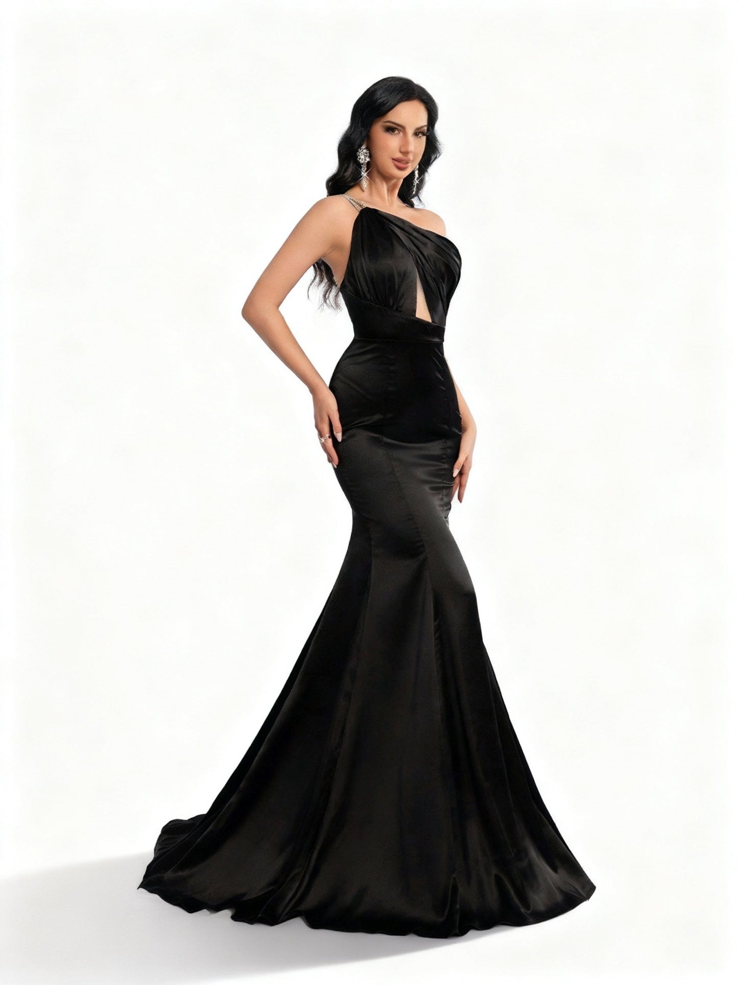 Stalluxe | Edles Schwarzes Satin-Abendkleid mit Asymmetrischem Ausschnitt