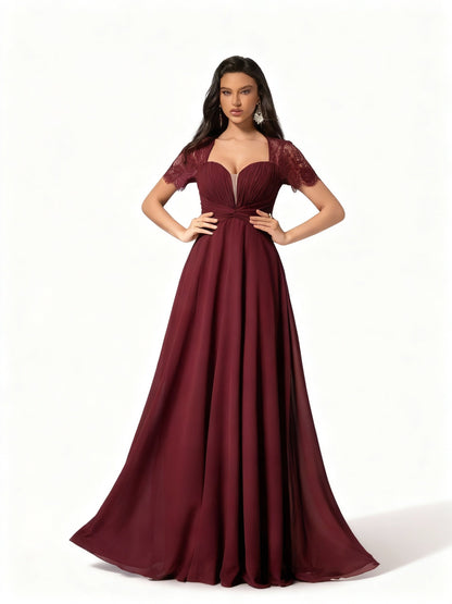 Stalluxe | Burgunderfarbenes Spitzenkleid mit Herz-Ausschnitt und Twist