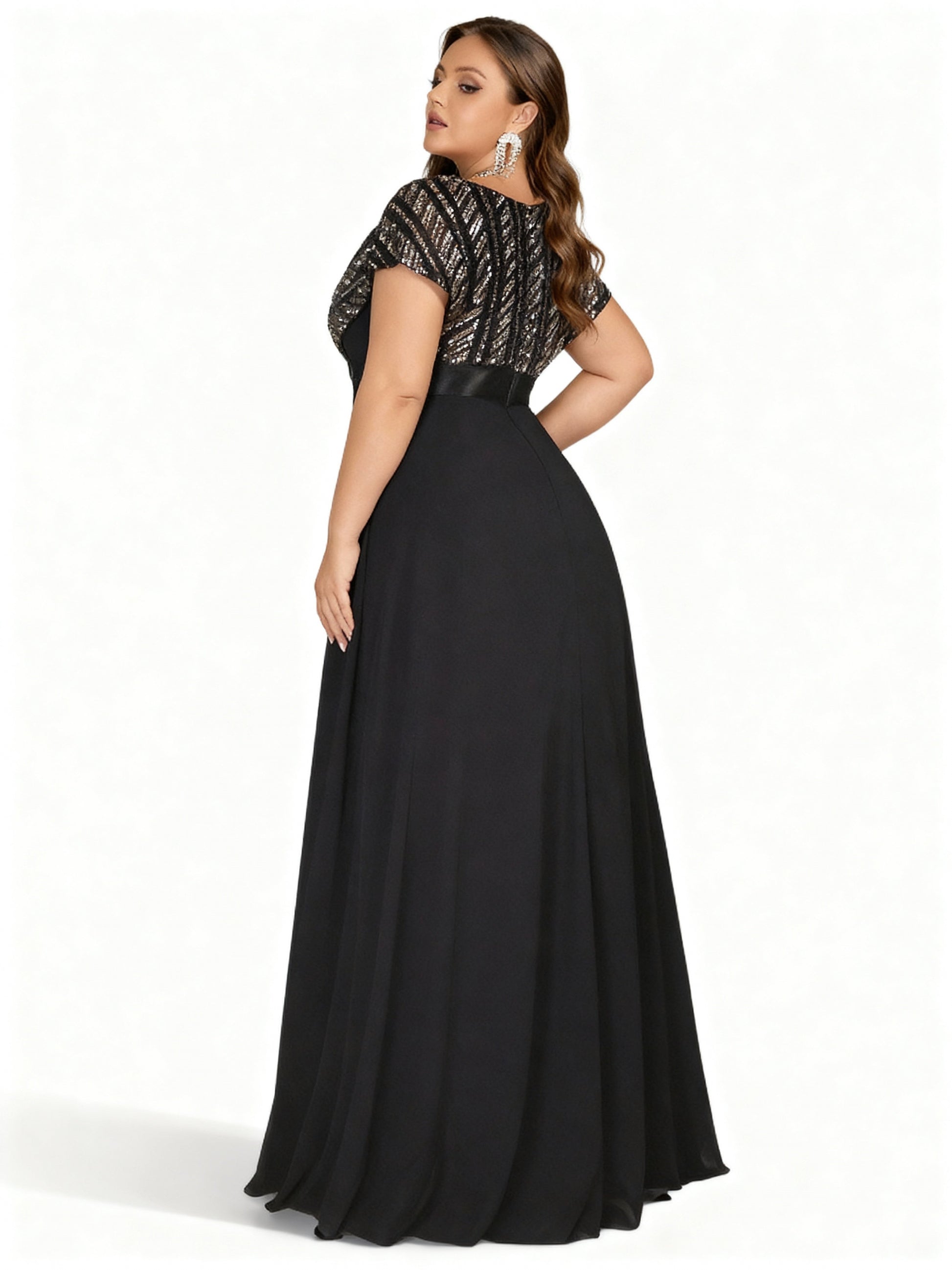 Stalluxe | Abendkleid mit kurzen Ärmeln, V-Ausschnitt und Paillettenbesatz