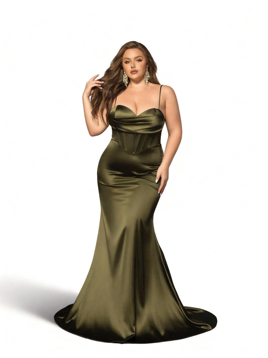 Stalluxe | Elegantes Brautjungfernkleid in Olivgrün mit Neckholder und Raffungen in Übergröße 5xl