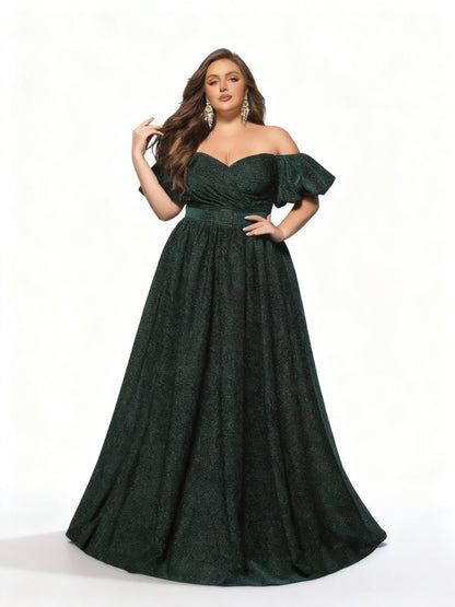 Stalluxe | Dunkelgrünes schulterfreies Abendkleid mit Schlitz in Übergröße