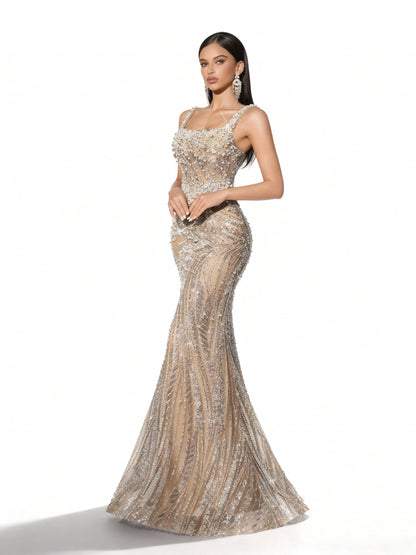 Stalluxe | Glänzendes Abendkleid mit Pailletten und Perlen, rückenfrei und ärmellos im Meerjungfrauenschnitt Champagner