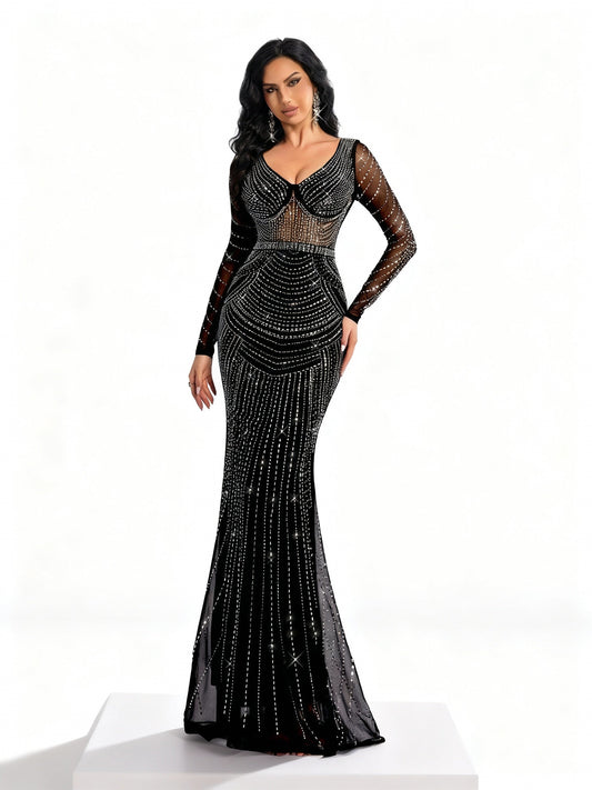 Stalluxe | Mesh-Strasskleid mit V-Ausschnitt und Schmaler Passform XL