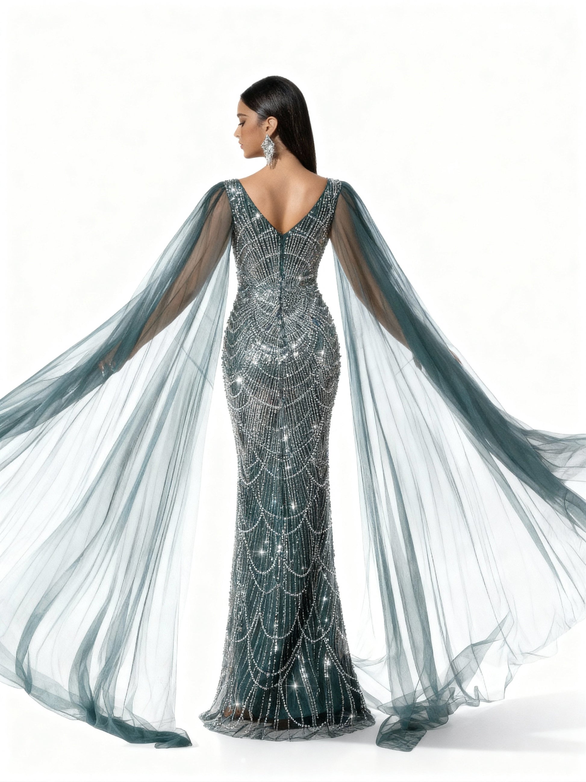 Stalluxe | Dunkelgrünes Perlenkleid mit Netzumhang