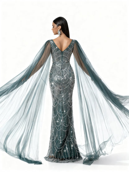 Stalluxe | Dunkelgrünes Perlenkleid mit Netzumhang