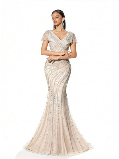 Stalluxe | Silbernes Paillettenkleid mit V-Ausschnitt im Meerjungfrauenstil