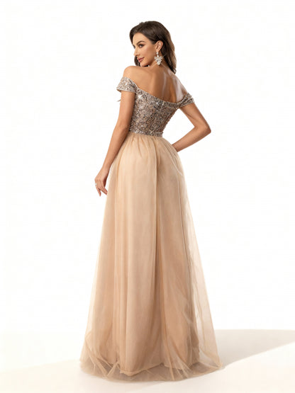 Stalluxe | Elegantes Abendkleid mit Pailletten, Netzstoff und seitlichem Schlitz