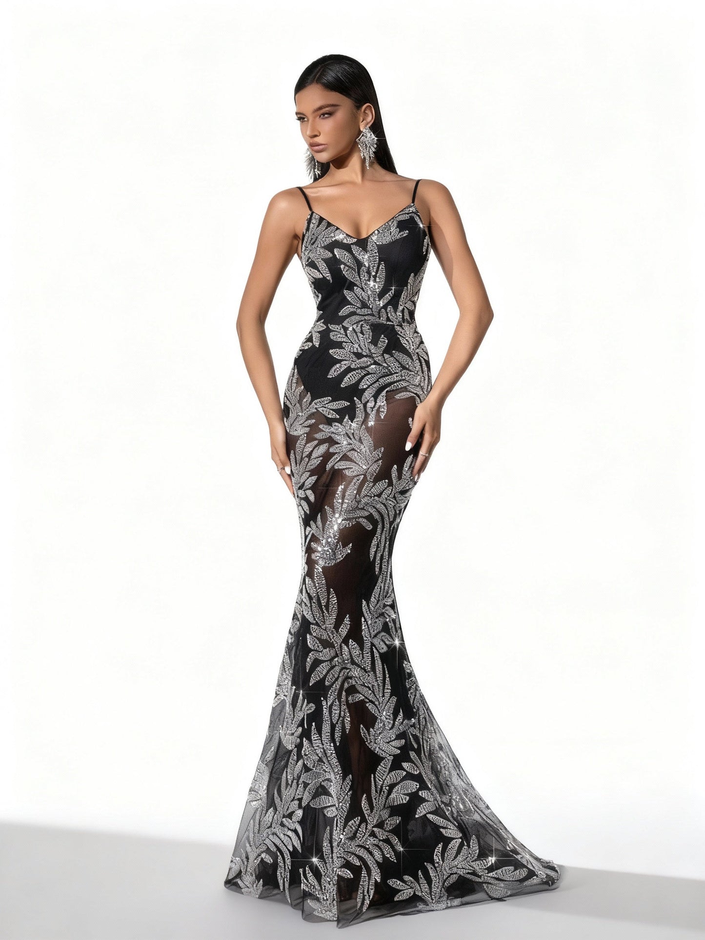 Stalluxe | Schwarzes Netzkleid mit Blumenmuster und Halterneck