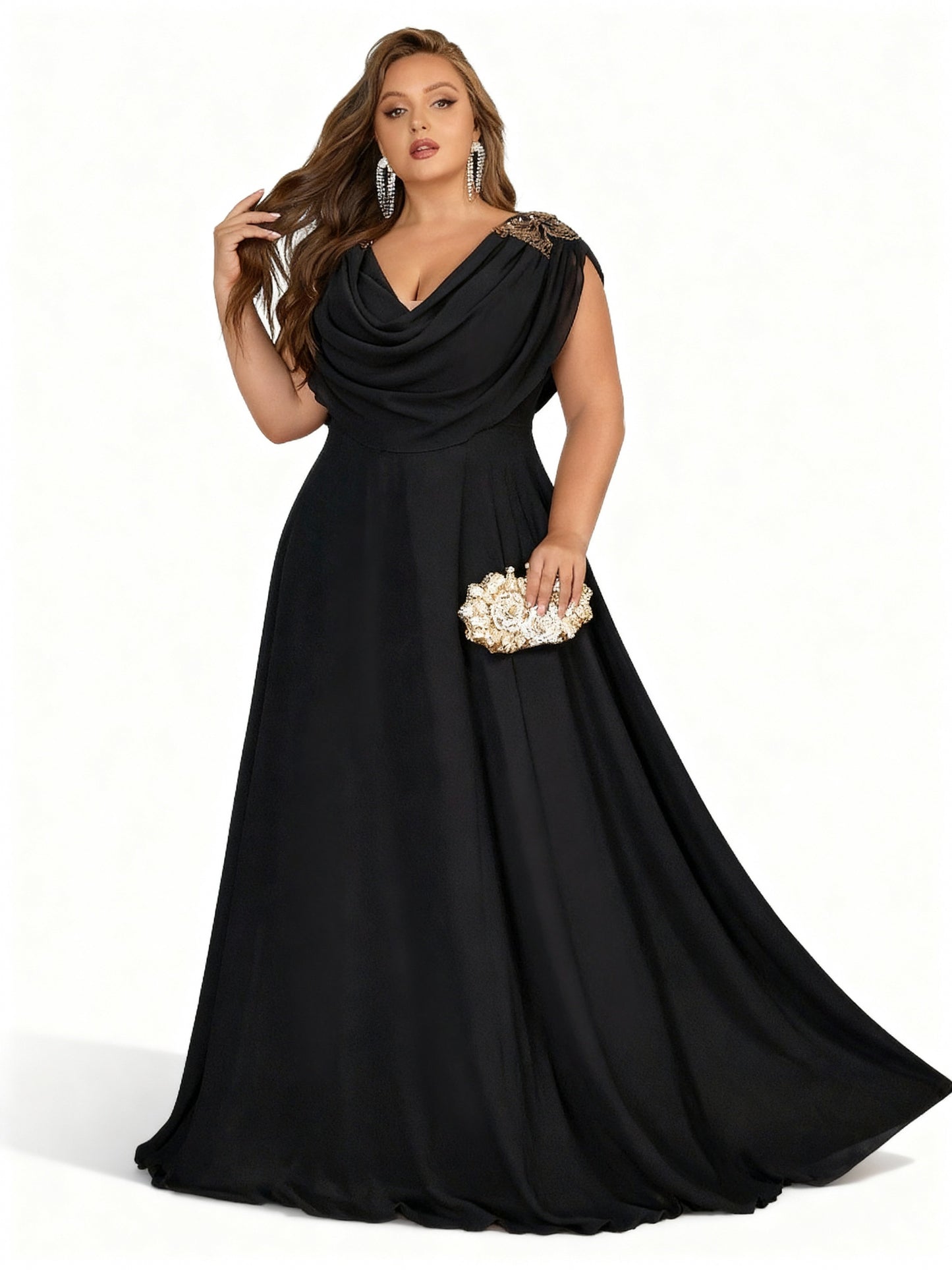 Stalluxe | Sommerliches Brautjungfernkleid in Übergröße mit Applikationen und tiefem V-Ausschnitt