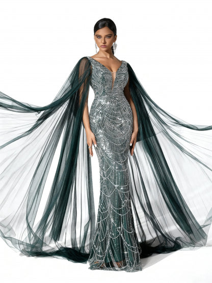 Stalluxe | Dunkelgrünes Perlenkleid mit Netzumhang