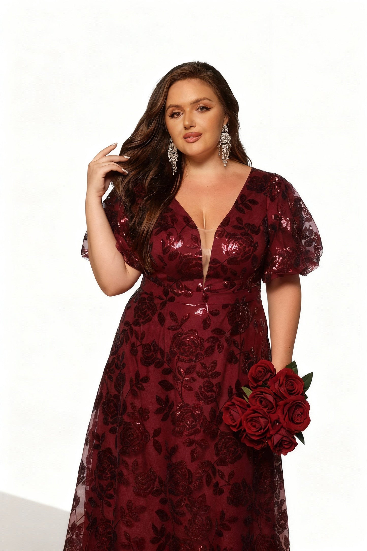 Stalluxe | Elegantes Burgunderfarbenes Abendkleid mit Perlen und Puffärmeln in Übergröße