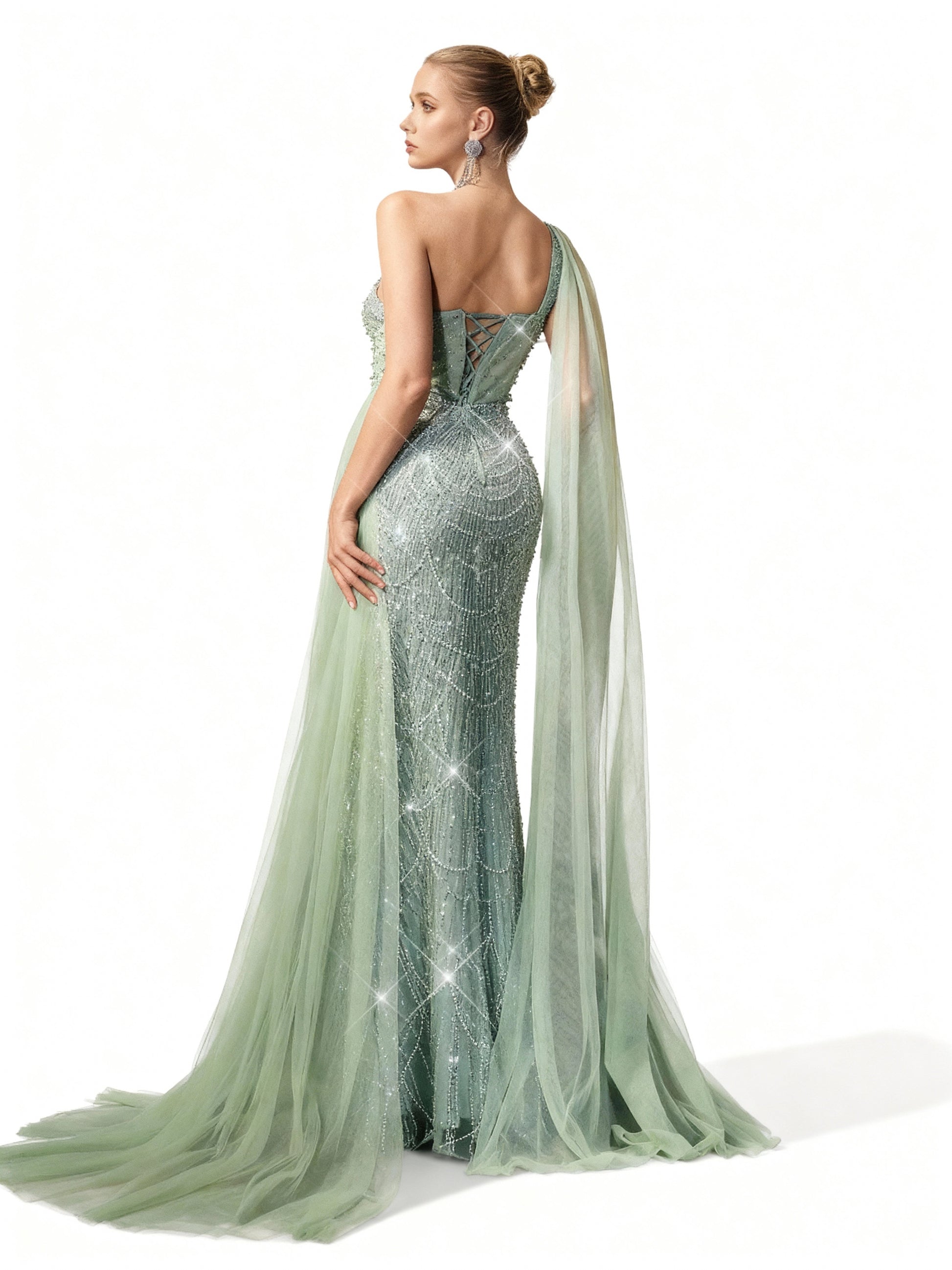 Stalluxe | Abendkleid in Mintgrün mit Strass, asymmetrischem Ausschnitt und bodenlangem Schnitt