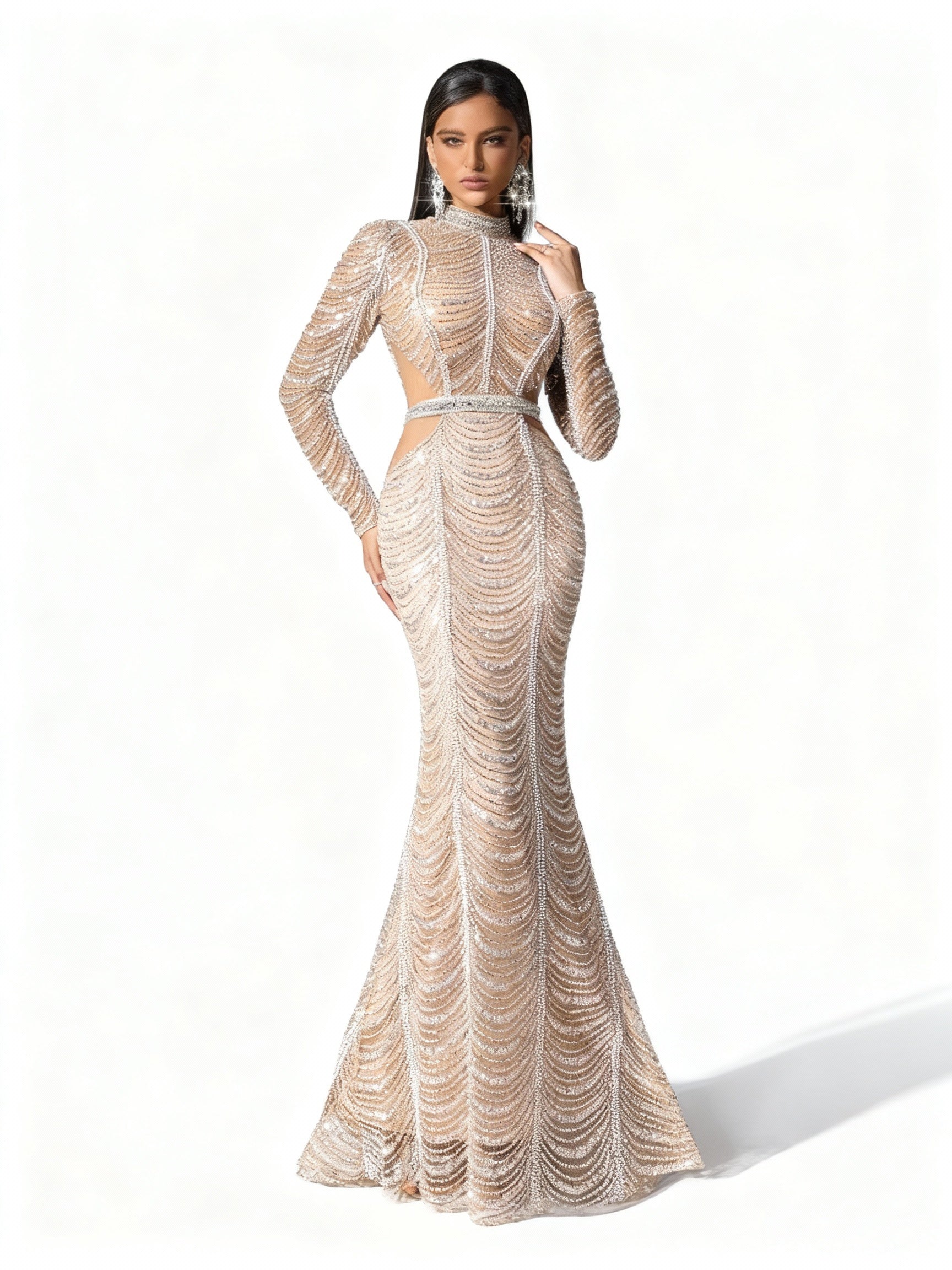 Stalluxe | Champagnerfarbenes Abendkleid mit Perlen und Pailletten, Langarm