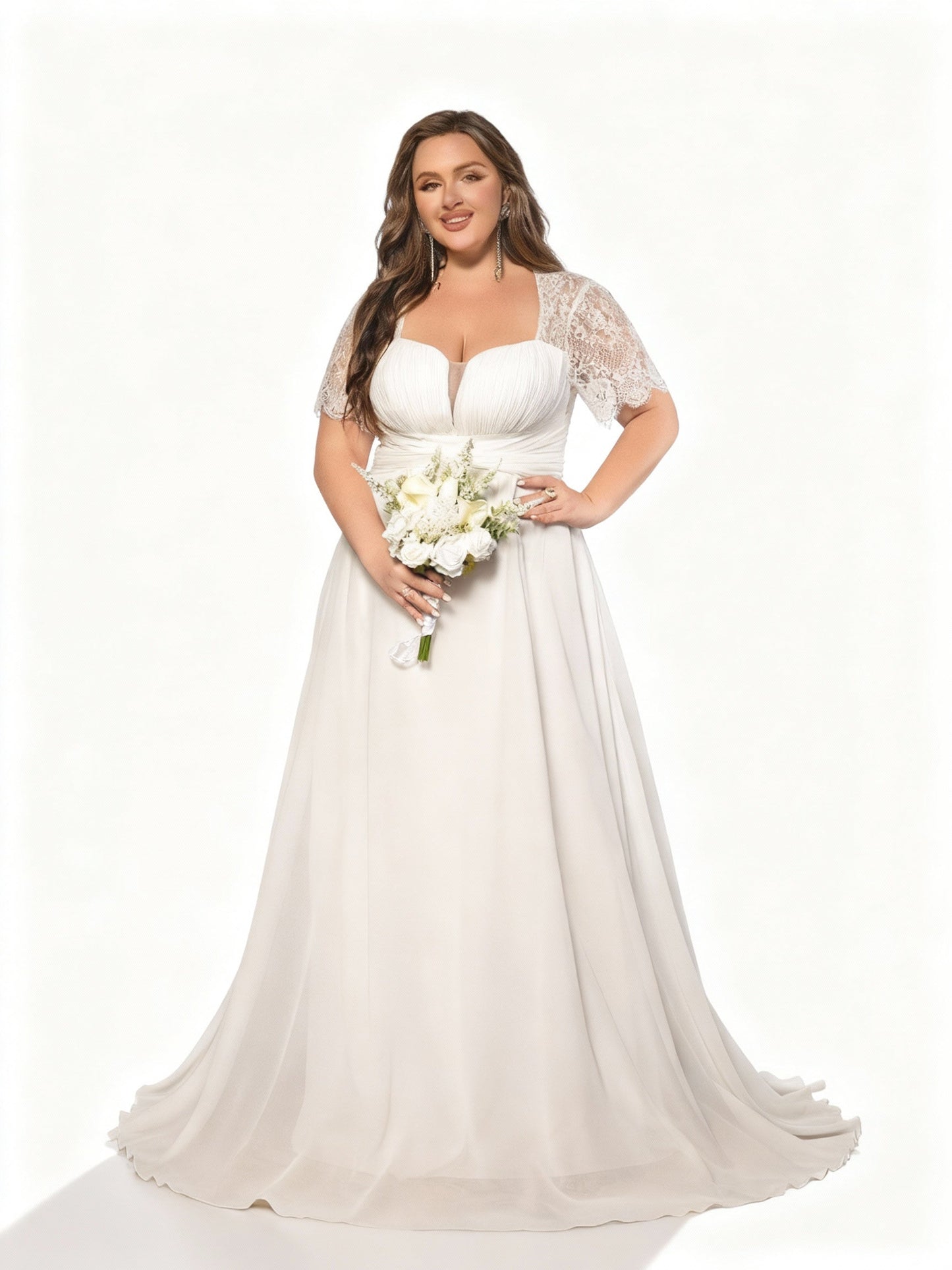 Stalluxe | Anmutiges Chiffon Brautkleid mit Spitze und Diamant Taille in Übergröße