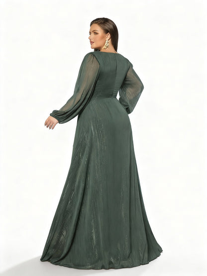 Stalluxe | Einfarbiges Abendkleid mit Laternenärmeln und Rüschen in Übergröße