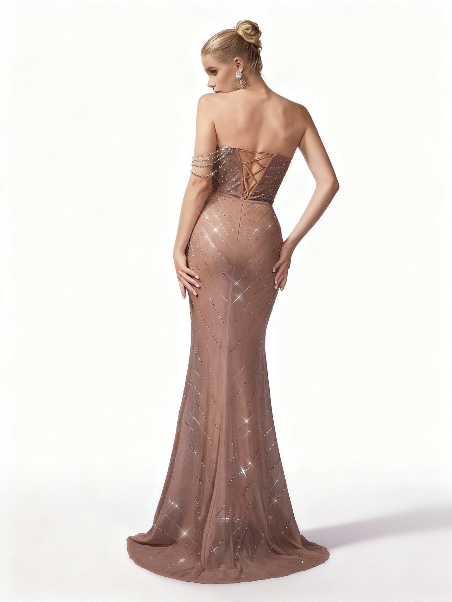 Stalluxe | Strassbesetztes Abendkleid mit Perlenverzierung