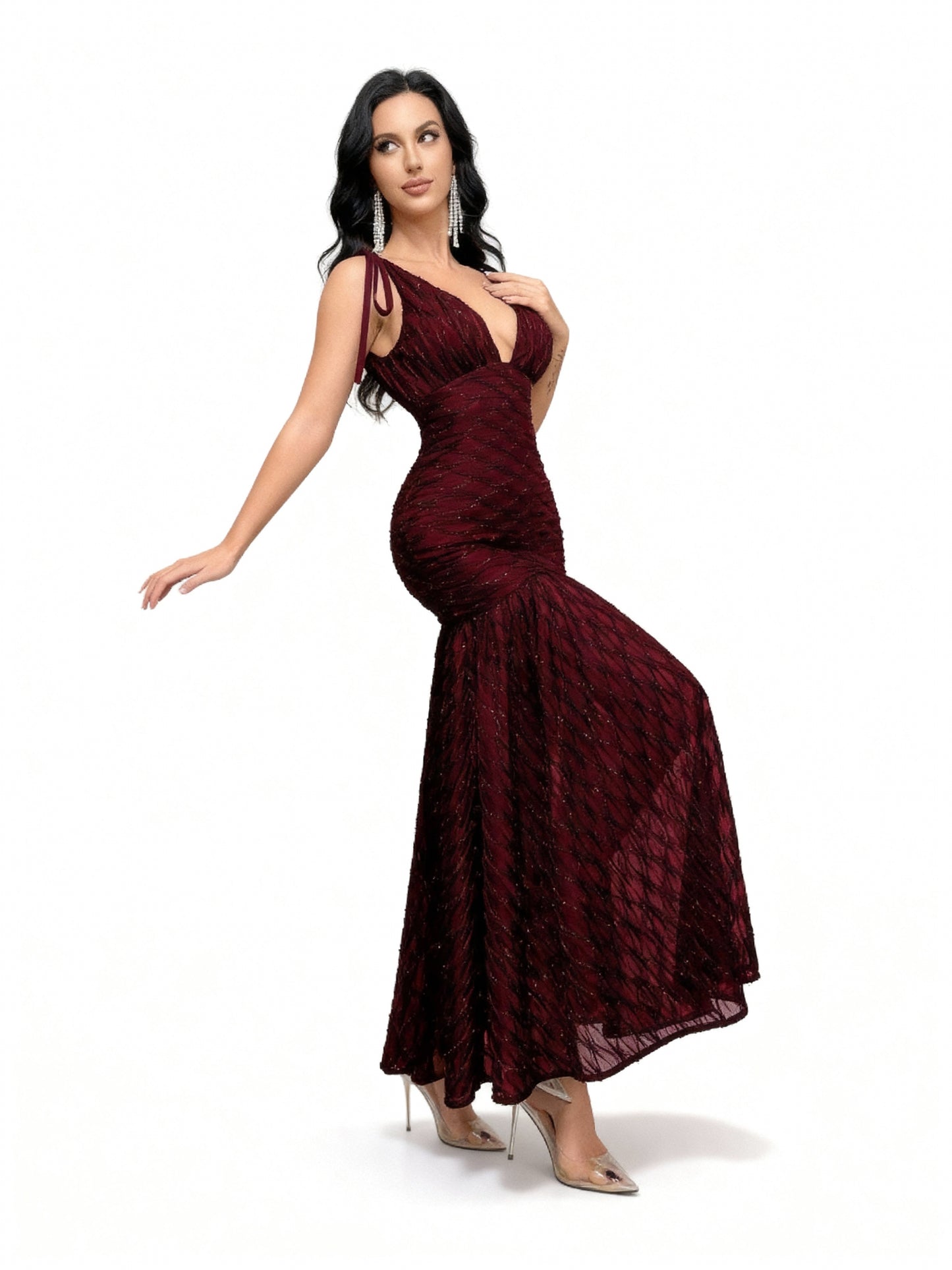 Stalluxe | Elegantes Abendkleid mit tiefem V-Ausschnitt, offenem Rücken und Meerjungfrauen-Saum Weinrot