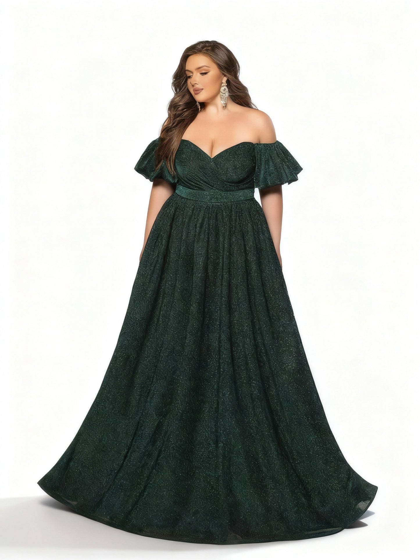 Stalluxe | Dunkelgrünes schulterfreies Abendkleid mit Schlitz in Übergröße
