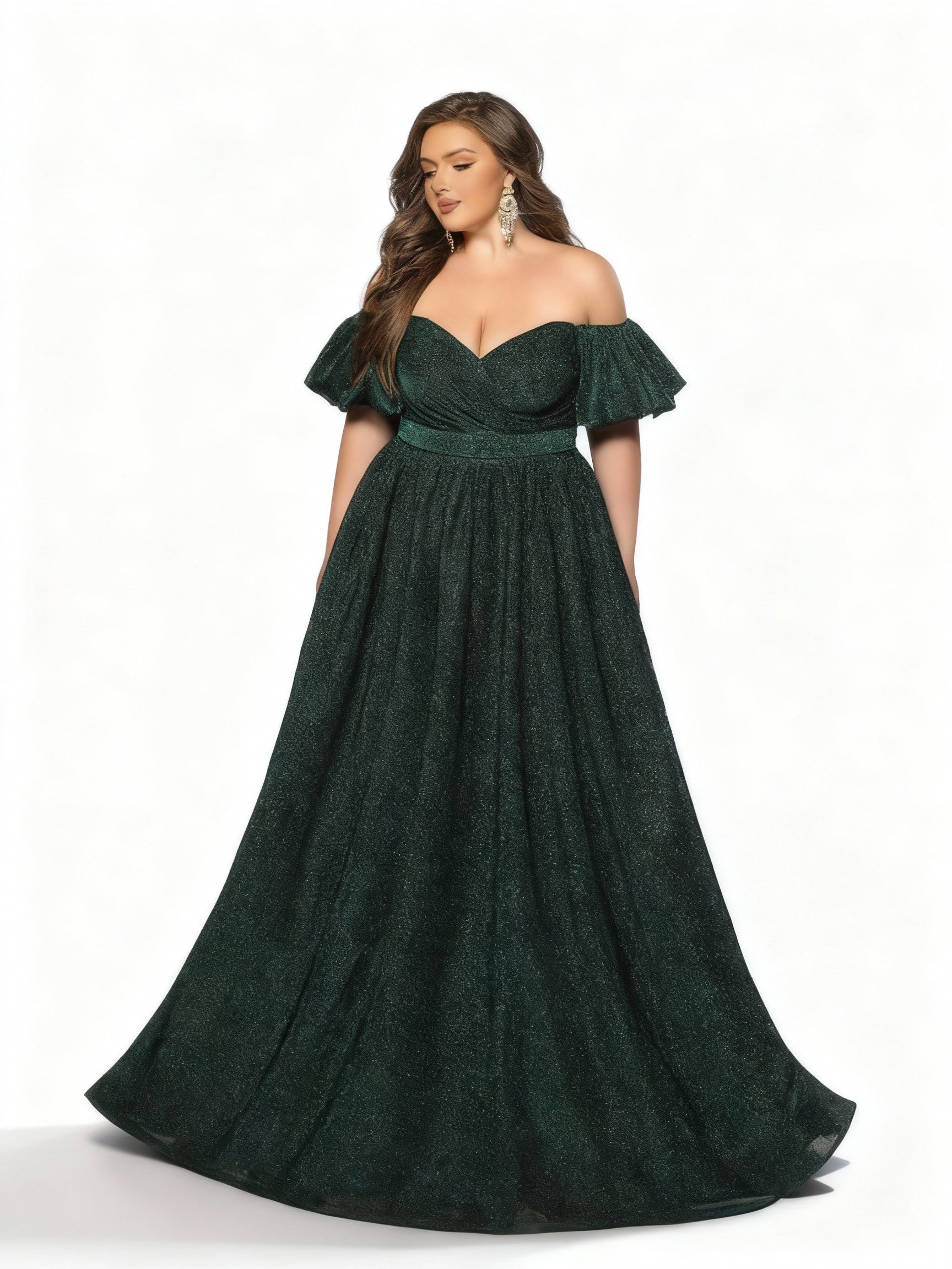 Stalluxe | Dunkelgrünes schulterfreies Abendkleid mit Schlitz in Übergröße