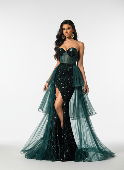 Stalluxe | Dunkelgrünes trägerloses Paillettenkleid mit Schlitz