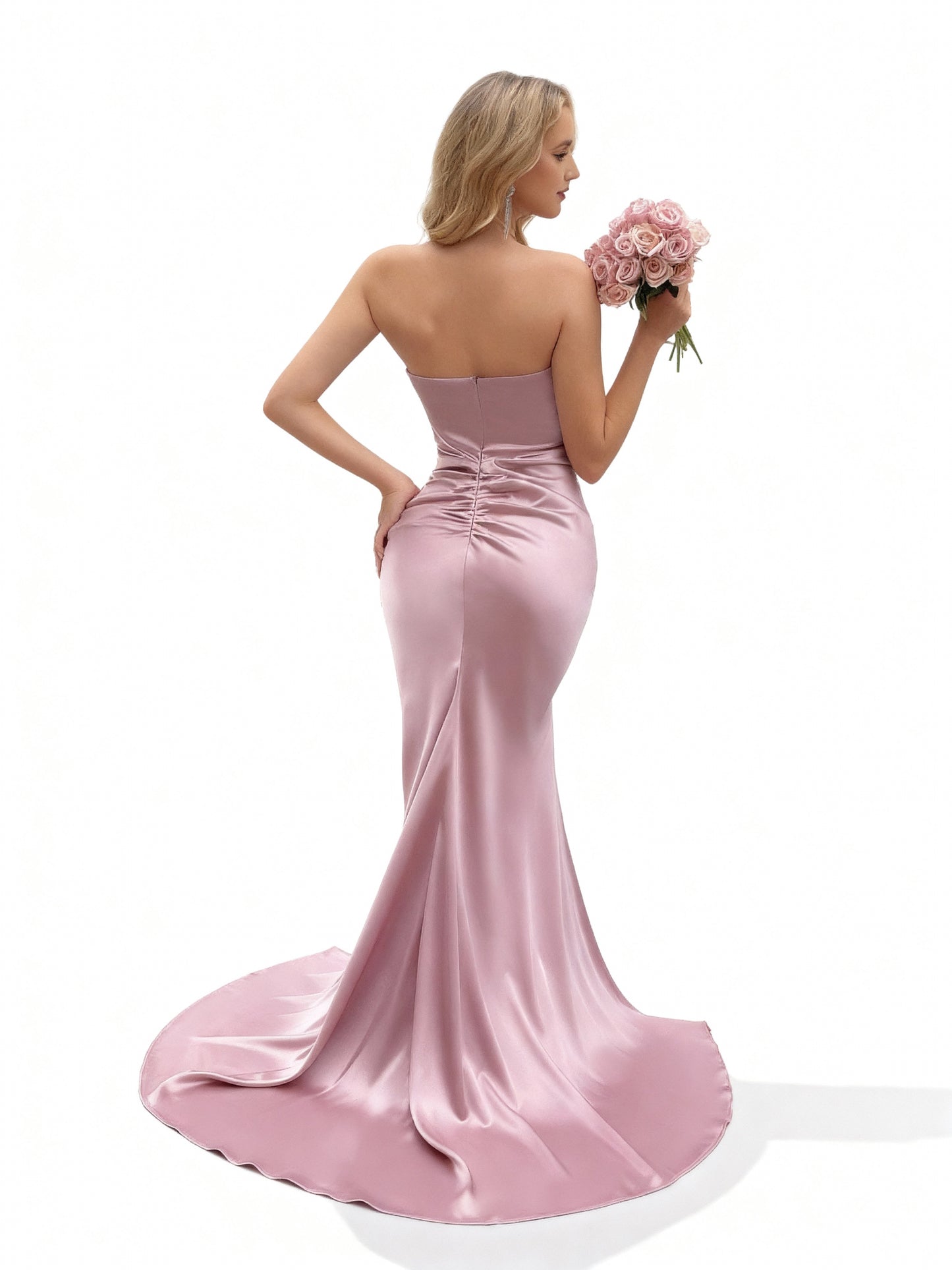 Stalluxe | Romantisches rosa Abendkleid mit Falten, trägerlosem Design und Schlitz