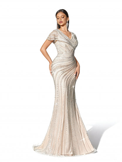 Stalluxe | Silbernes Paillettenkleid mit V-Ausschnitt im Meerjungfrauenstil