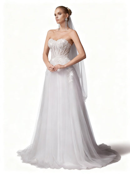 Stalluxe | Elegantes Spitzendetail Trägerloses Brautkleid