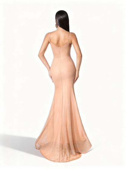 Stalluxe | Schickes Apricotfarbenes Spaghettiträger-Strass-Partykleid