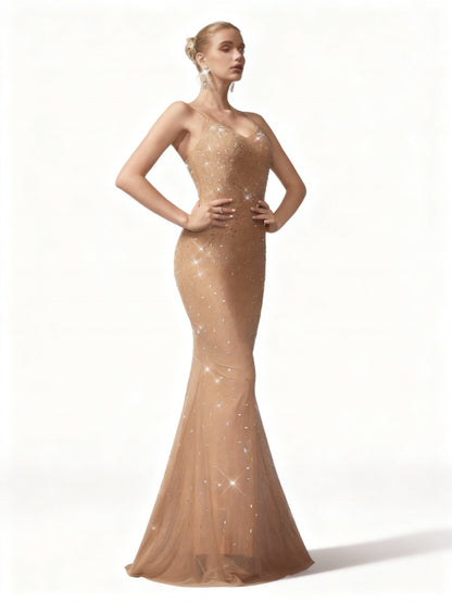 Stalluxe | Raffiniertes Apricotfarbenes Strass-Fishtail-Abendkleid mit Spaghettiträgern