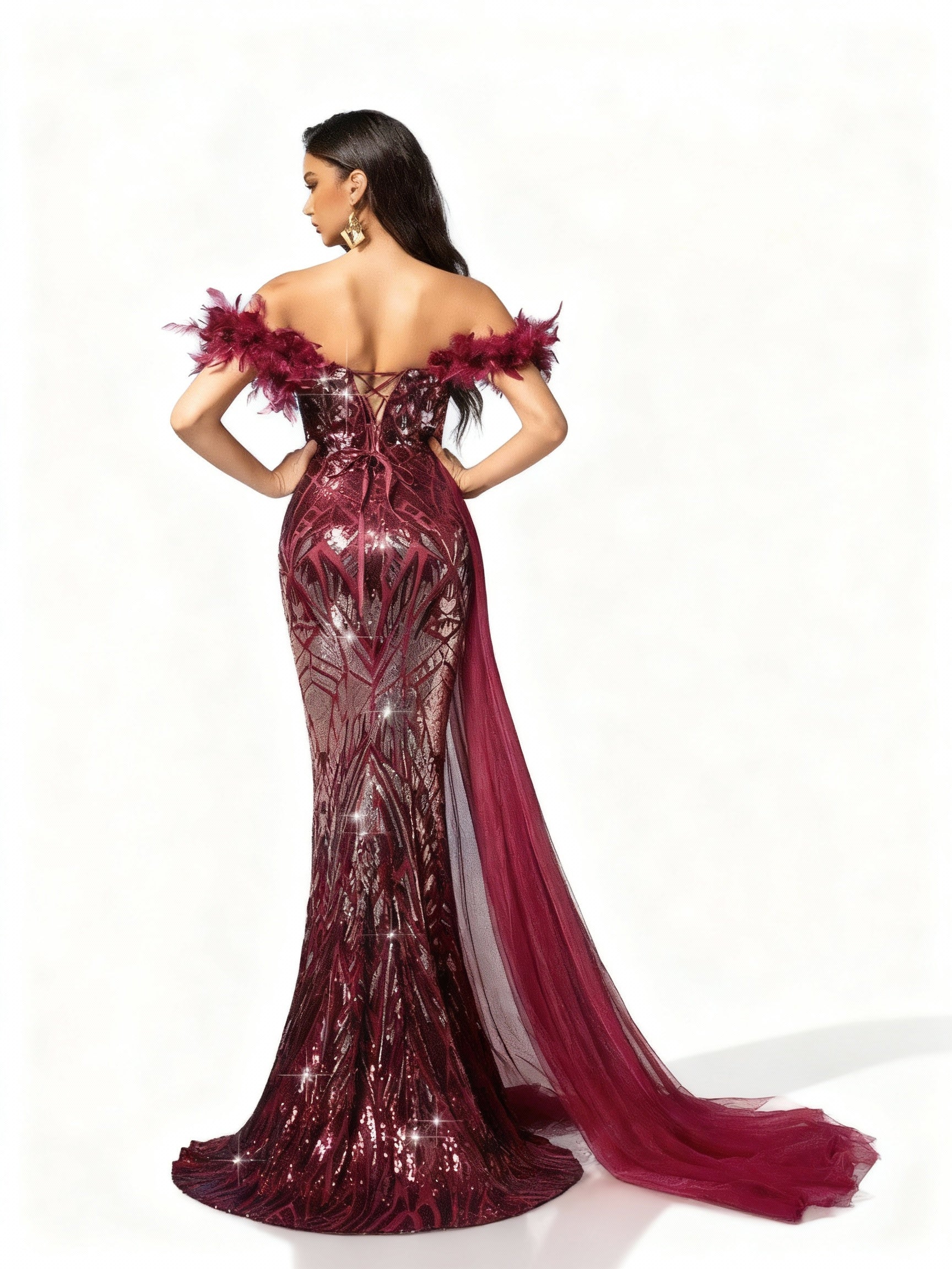 Stalluxe | Burgunderfarbenes One-Shoulder-Kleid mit Federdekor