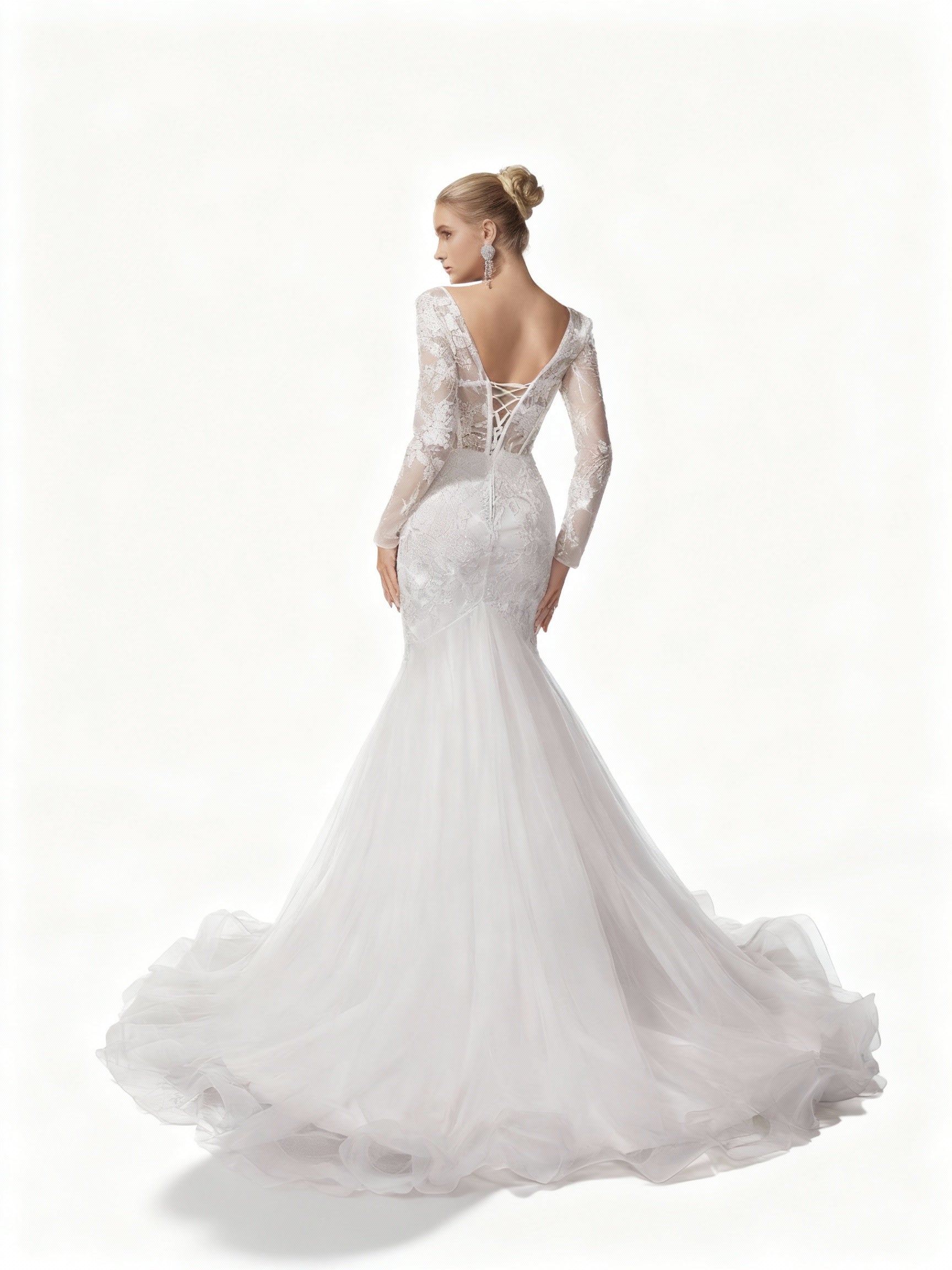 Stalluxe | Romantisches Weißes Spitzen-Brautkleid mit Mesh, V-Ausschnitt und Langarm