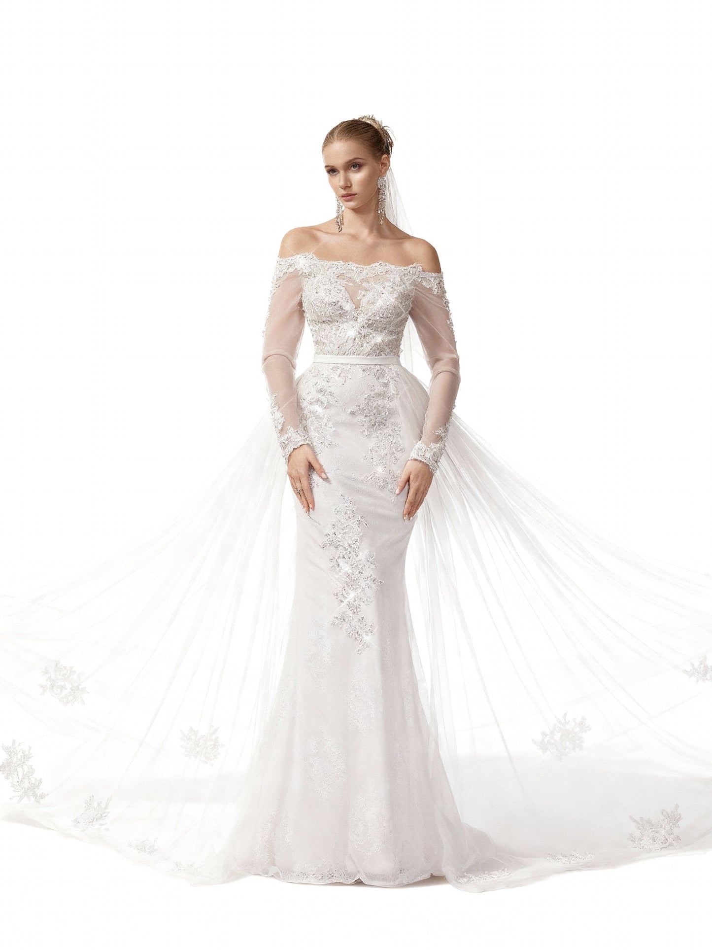 Stalluxe | Träumerisches Weißes Spitzen-Brautkleid mit Schulterfreiem Mesh-Design und Langarm