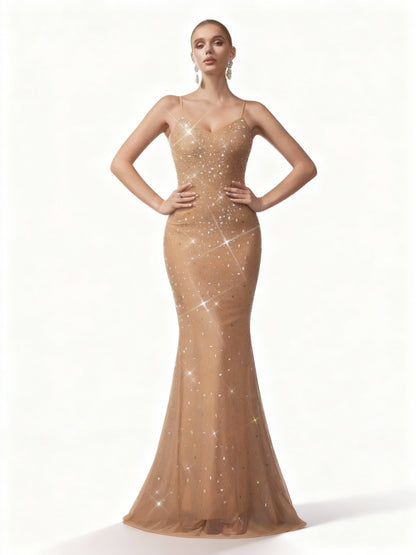 Stalluxe | Raffiniertes Apricotfarbenes Strass-Fishtail-Abendkleid mit Spaghettiträgern